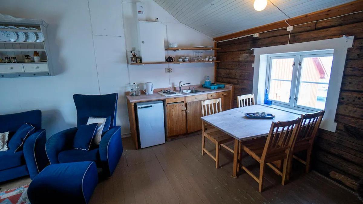 Real Fisherman'S Cabins In Ballstad, Lofoten Exterior photo